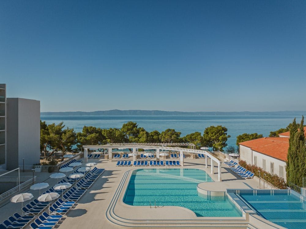 Bluesun Hotel Alga - Last minute obiteljsko ljeto s punim pansionom